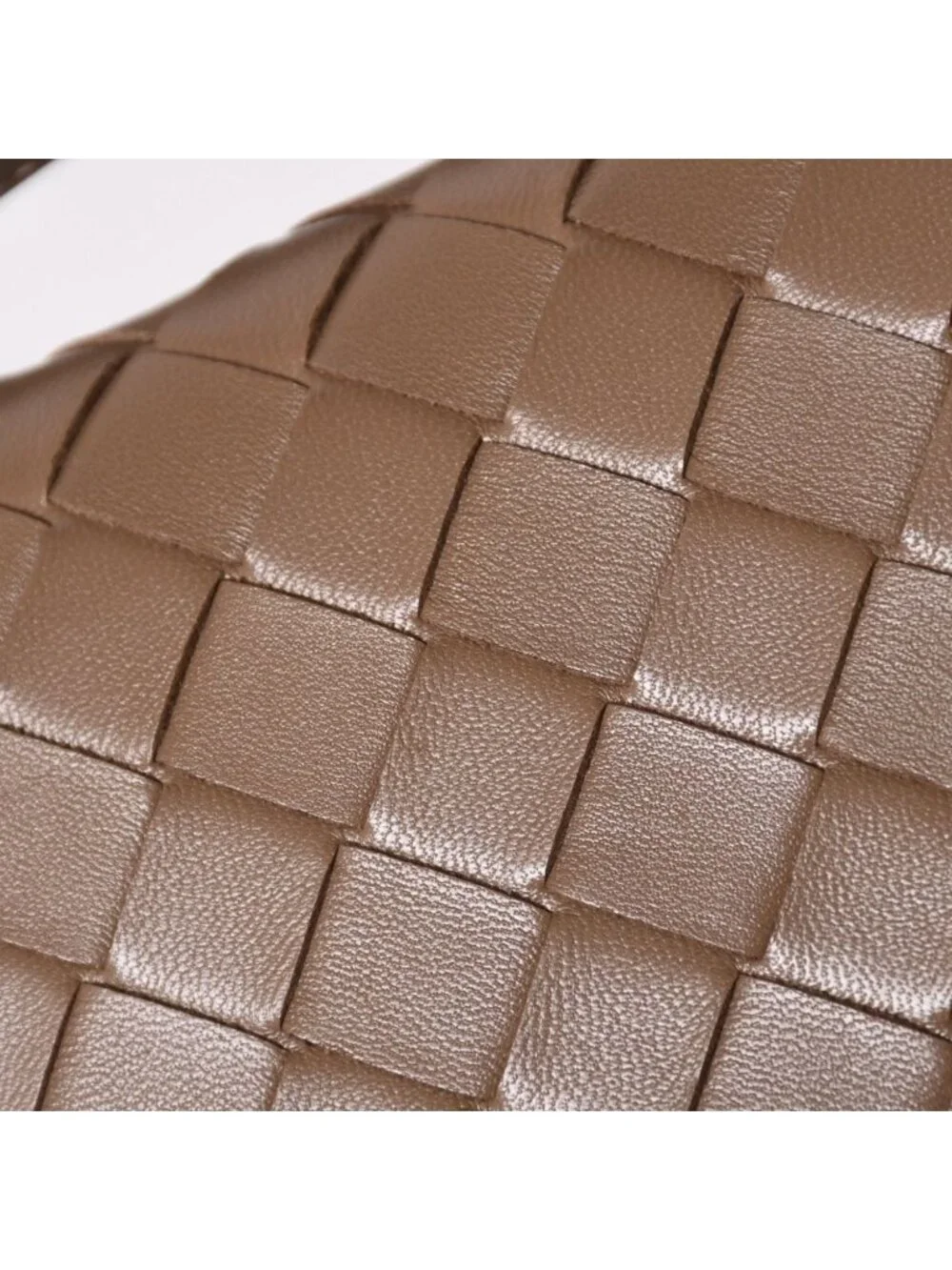 Bottega Veneta Andiamo Clutch Metal Knot Closure Brown Bifold Intrecciato Gold